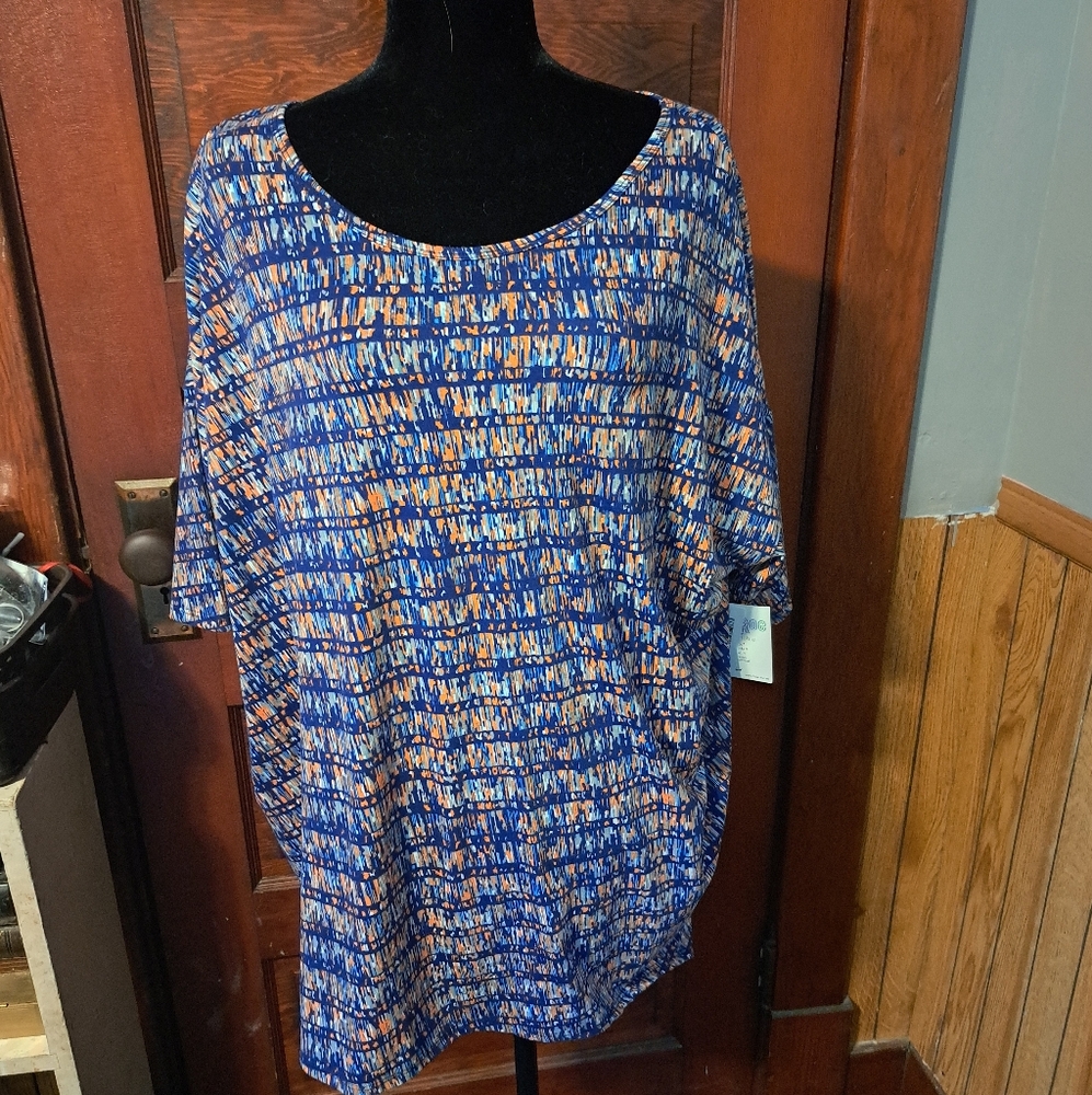 2xl LuLaRoe Irma High Low Shirt